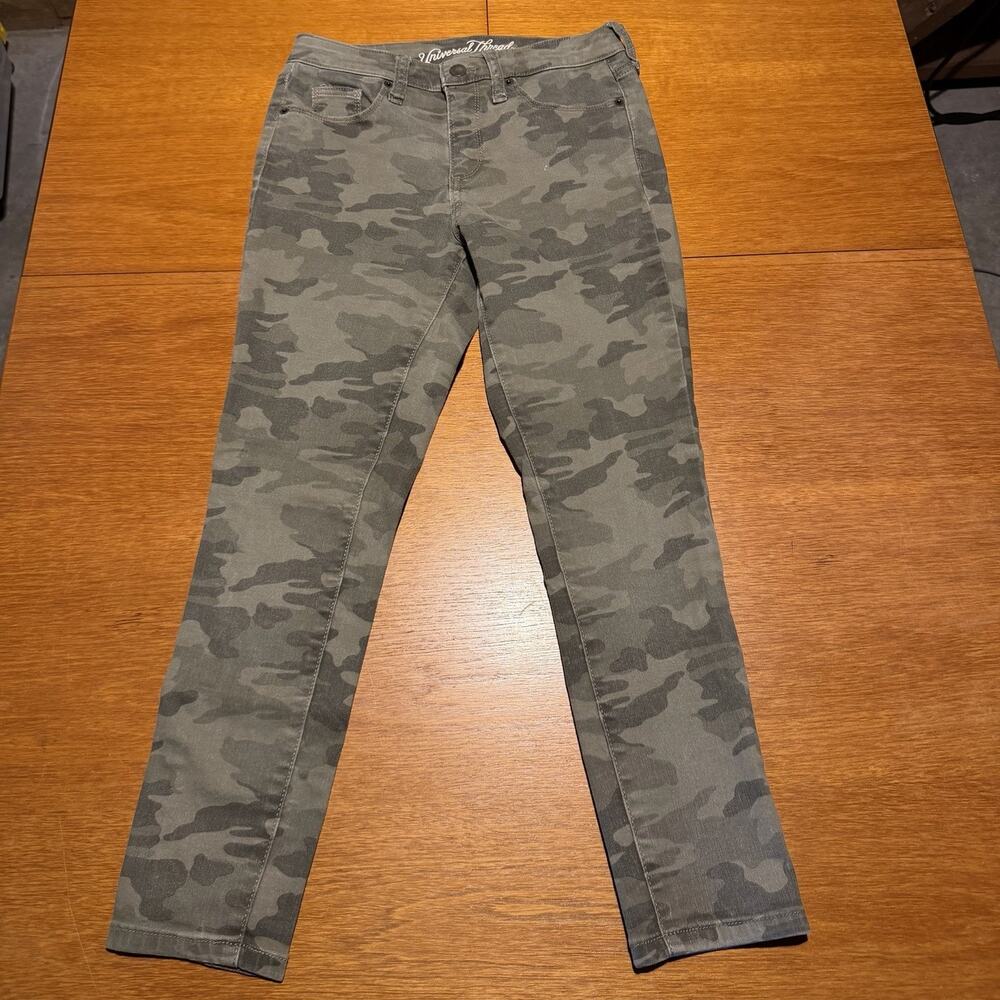 Universal Thread Camo Color Pants Women’s Size 0 High Rise Skinny Crop 25”